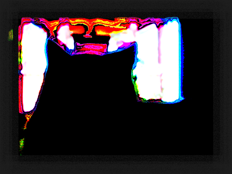 Katzenkopfsilhouette vorm Fenster